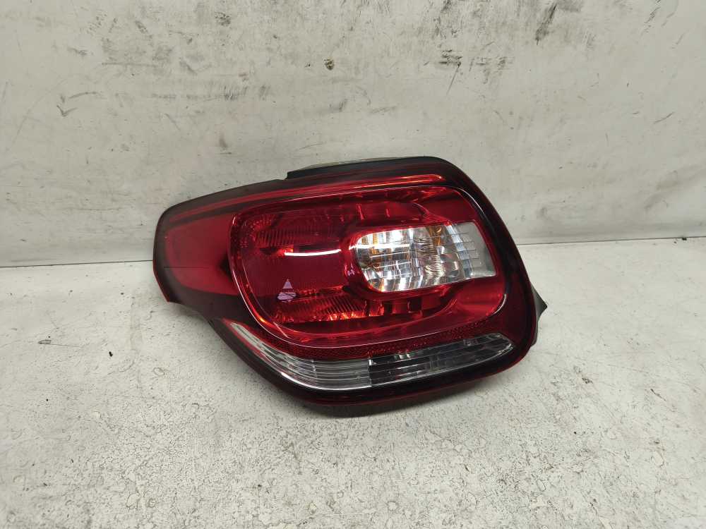 FEU ARRIERE GAUCHE CITROEN DS3 - Vue 1